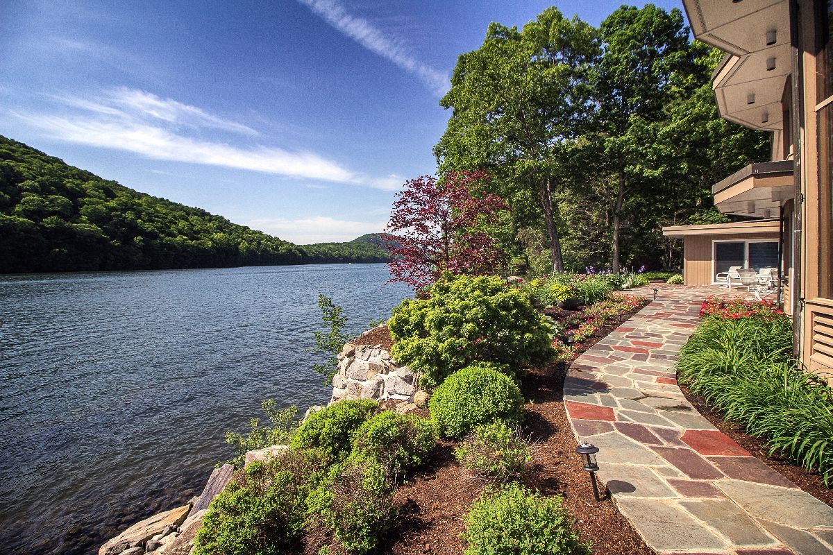 Walkway-House-and-Lake Custom walkway Candlewood Lake CT